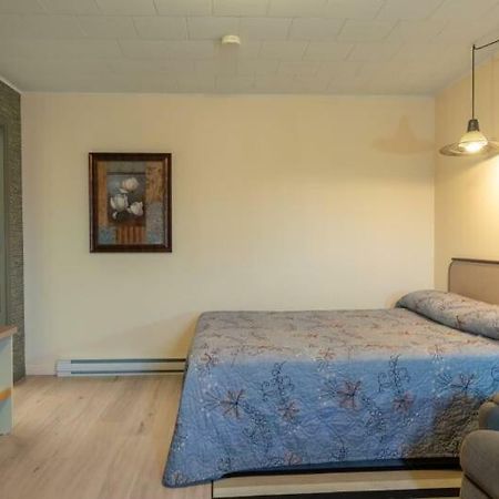 Motel Claude Degelis Eksteriør billede