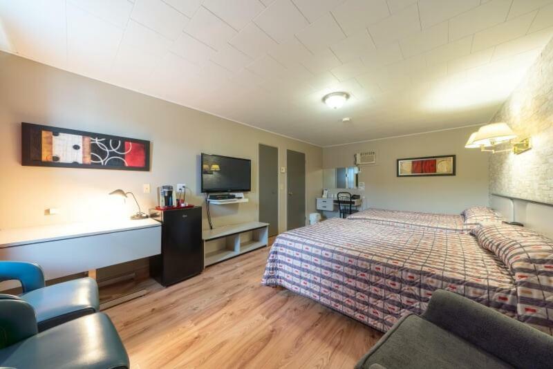 Motel Claude Degelis Eksteriør billede