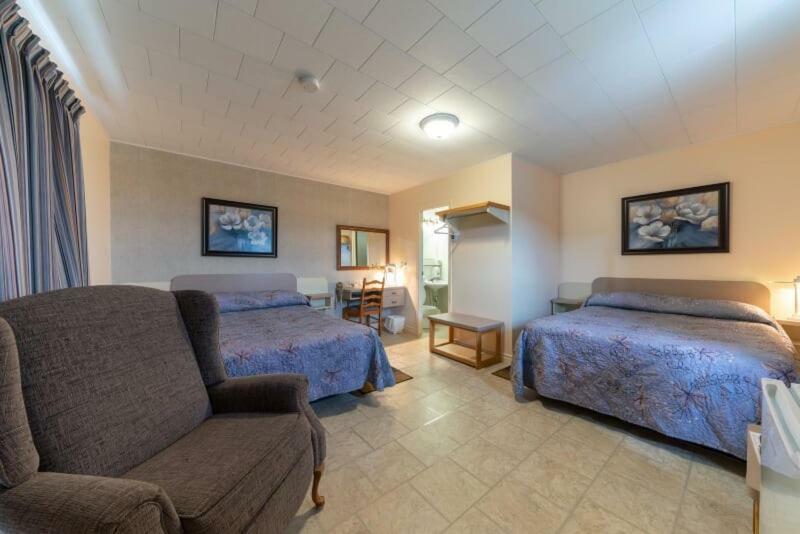 Motel Claude Degelis Eksteriør billede