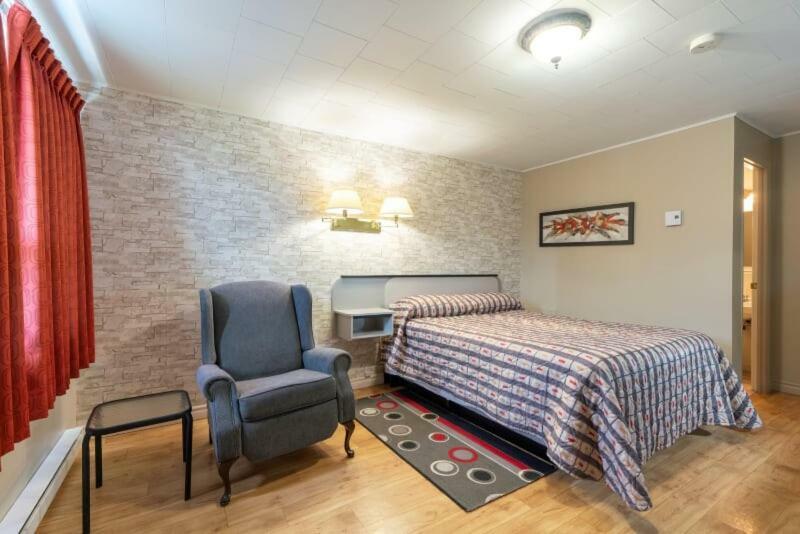 Motel Claude Degelis Eksteriør billede