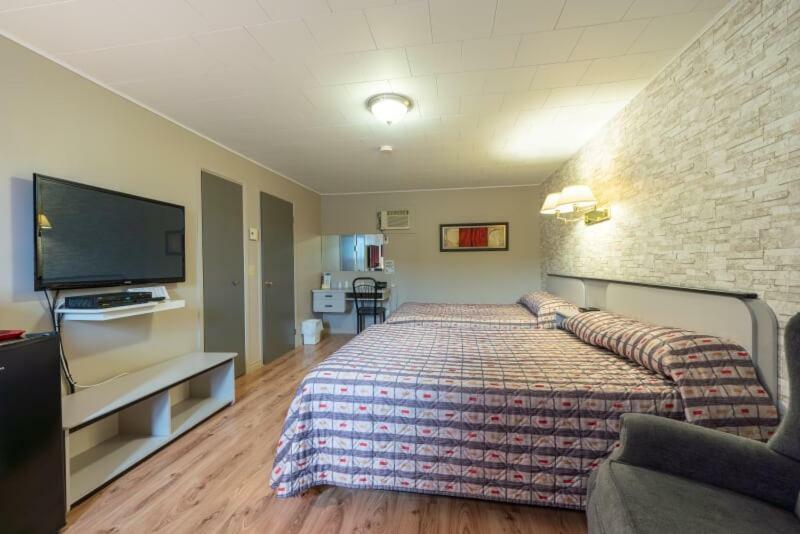 Motel Claude Degelis Eksteriør billede